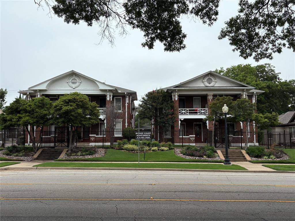 907 N Bishop Avenue #B, Dallas, TX 75208