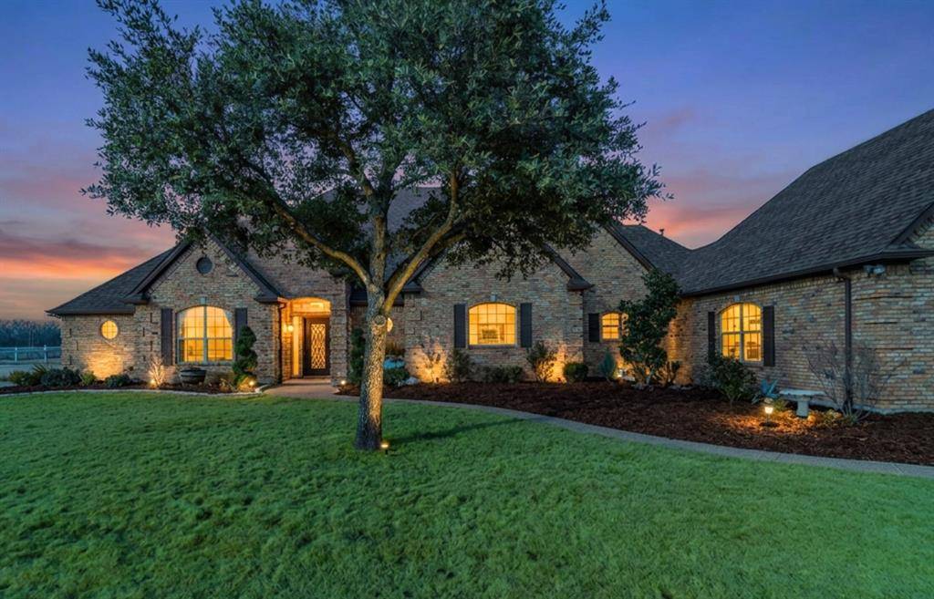 13507 Friendship Road, Pilot Point, TX 76258
