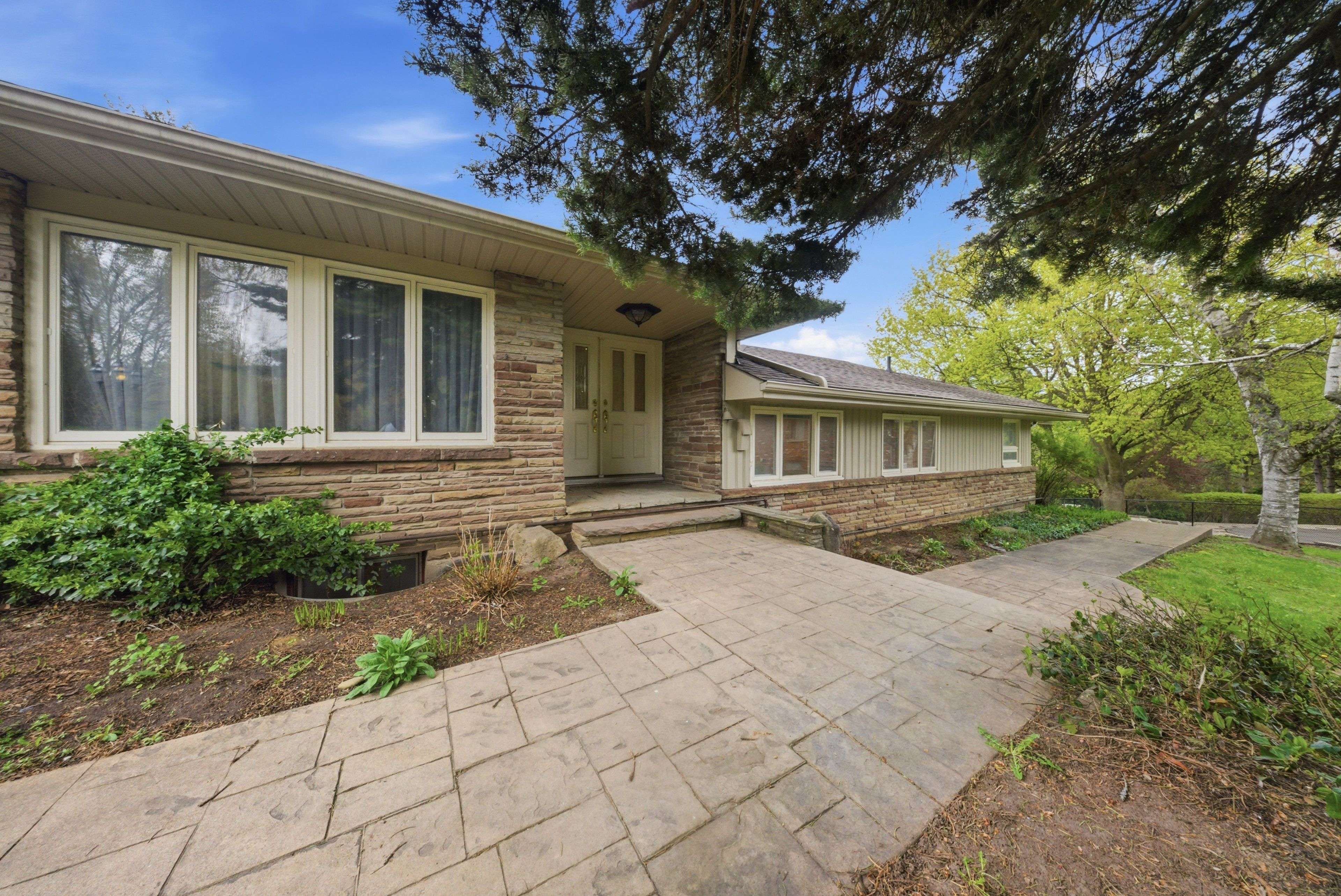529 Conservation DR, Brampton, ON L6Z 0C1