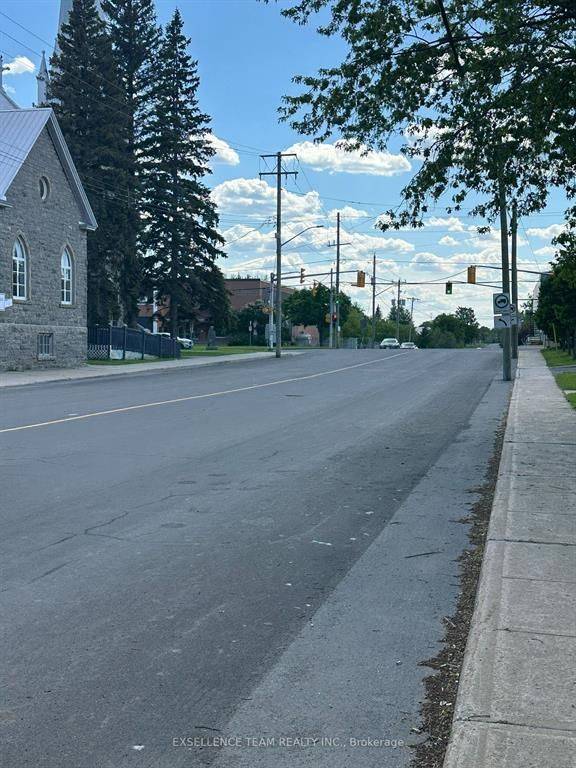 28 Lochiel RD, North Glengarry, ON K0C 1A0