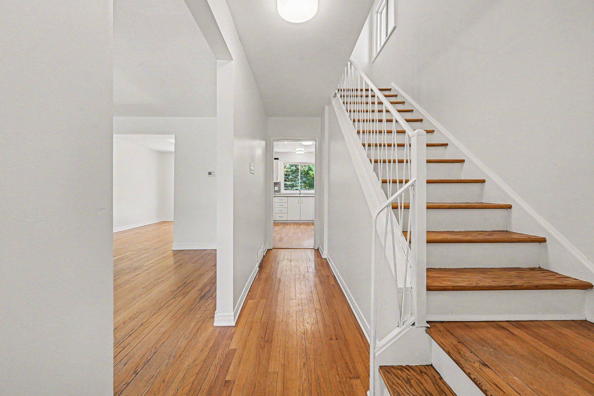 1214 Clyde AVE, Belair Park - Copeland Park And Area, ON K2C 1Y4