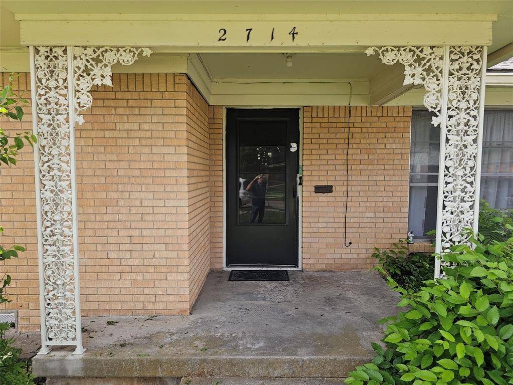 2714 Crest Ridge Drive, Dallas, TX 75228