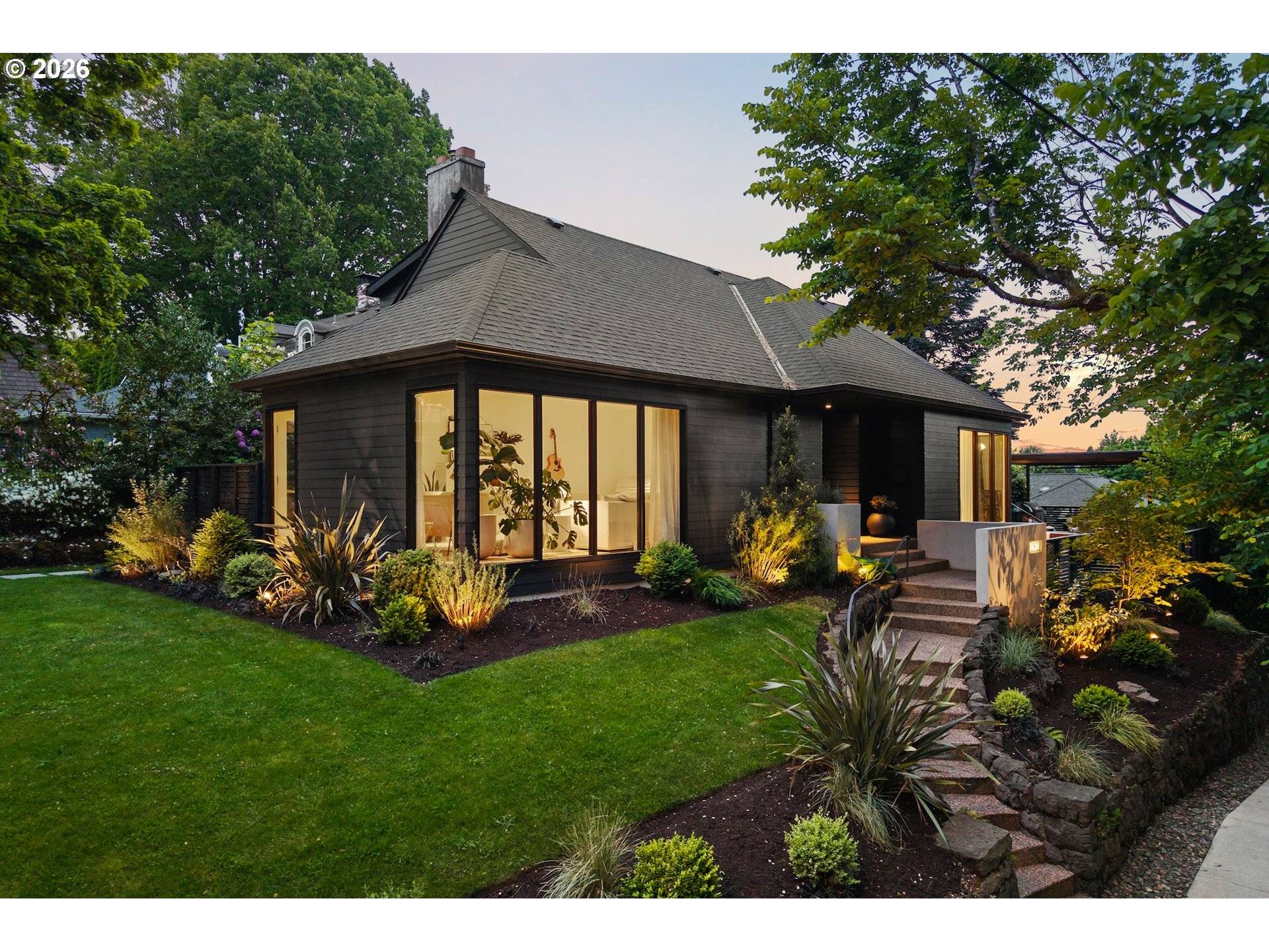 2834 SE CARLTON ST, Portland, OR 97202