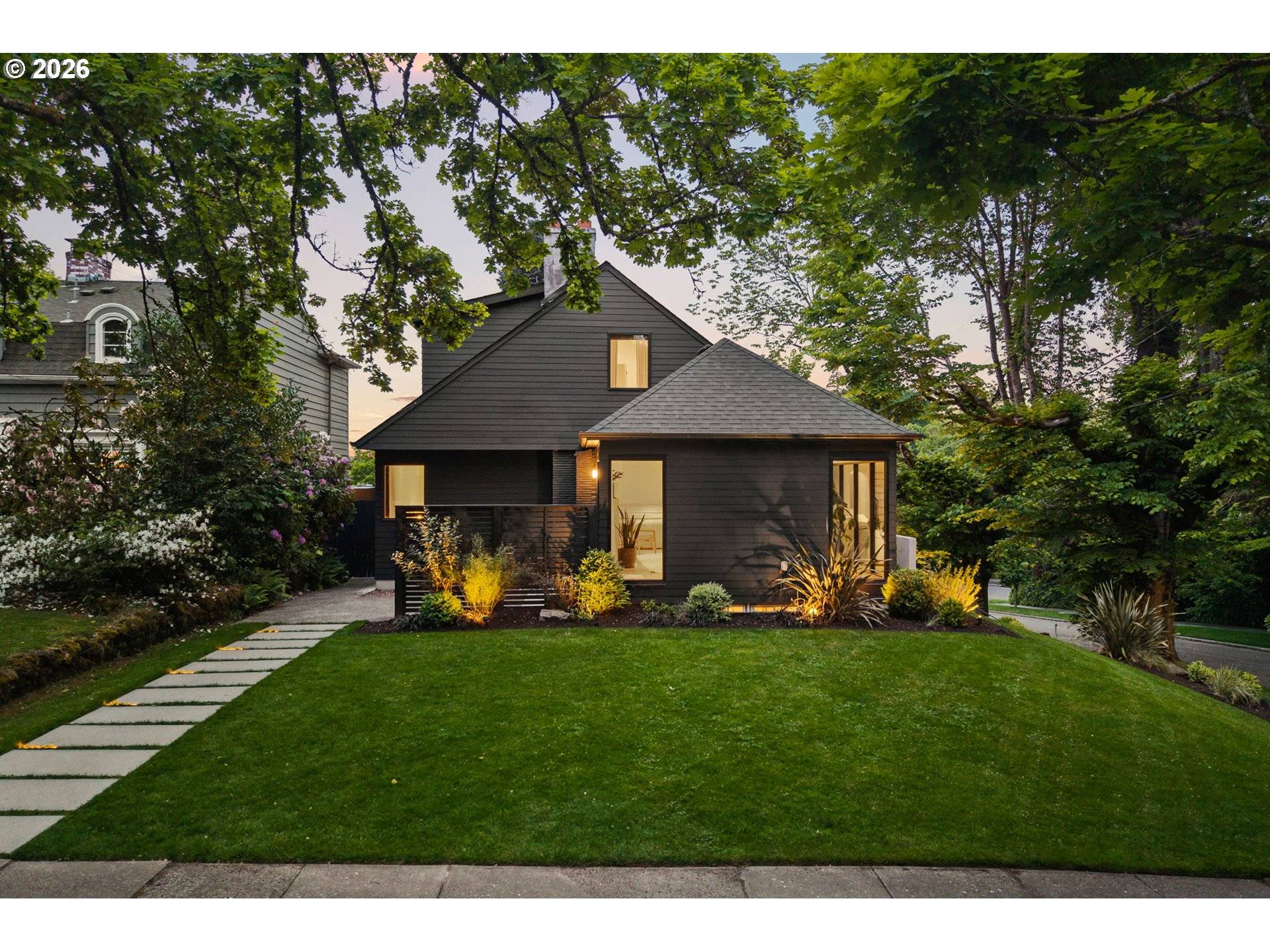 2834 SE CARLTON ST, Portland, OR 97202