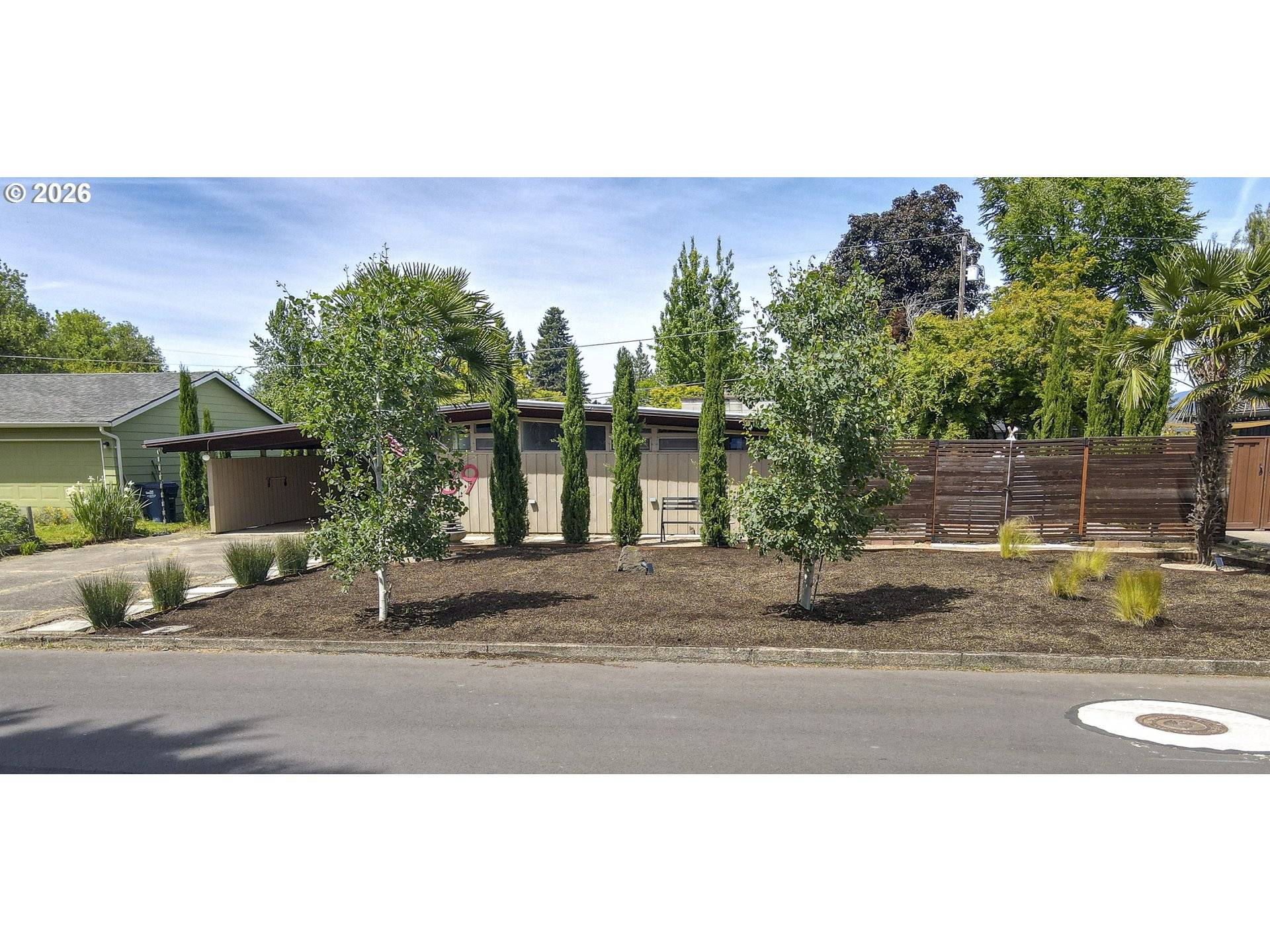 2889 VAN AVE, Eugene, OR 97401
