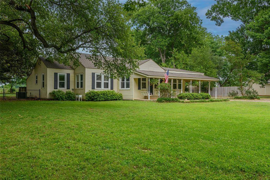 208 Louisiana Street, Belcher, LA 71004