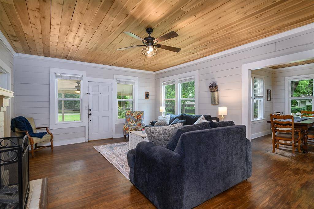 208 Louisiana Street, Belcher, LA 71004
