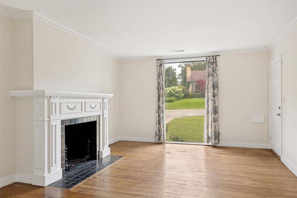 7011 Hammond Avenue, Dallas, TX 75223