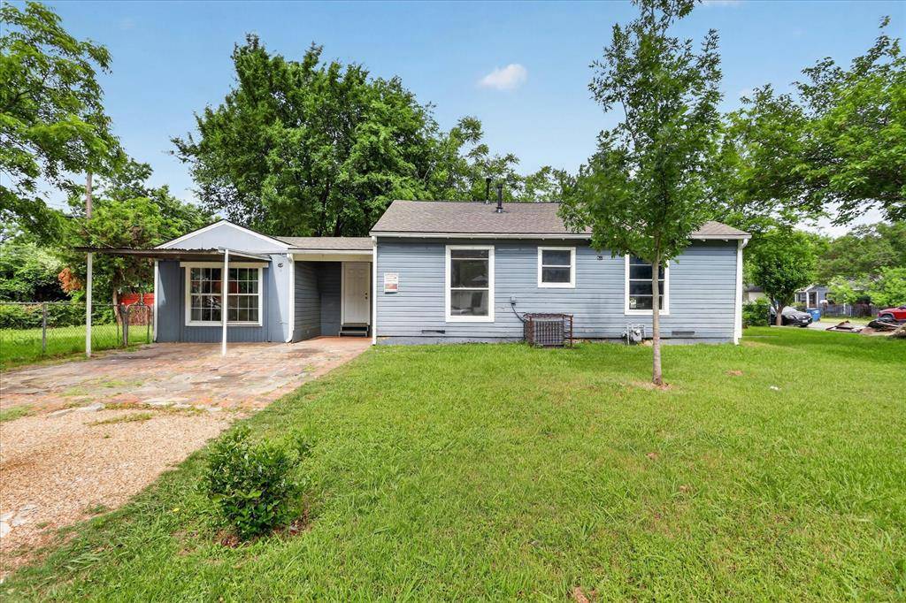 8752 Woodcastle Drive, Dallas, TX 75217