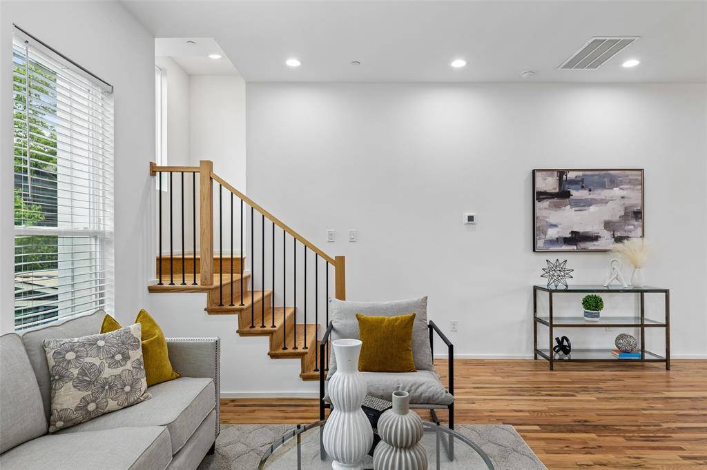 5647 Live Oak Street #102, Dallas, TX 75206