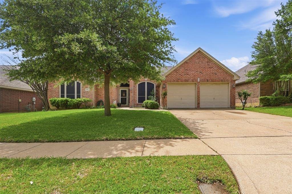2110 Perry Drive, Mansfield, TX 76063