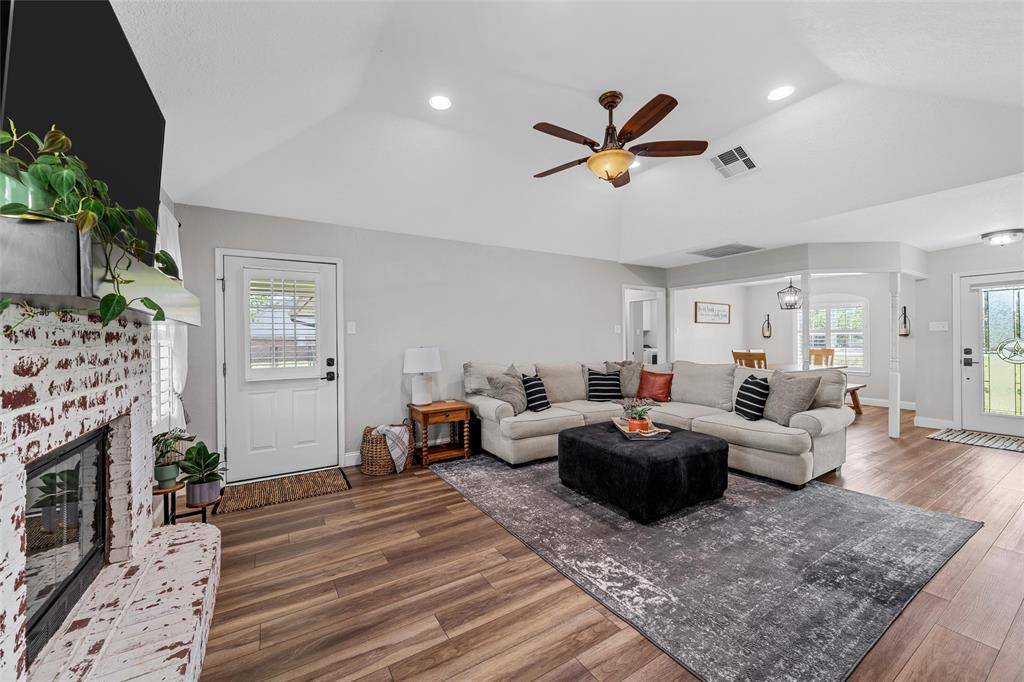 274 Dove Hill Lane, China Spring, TX 76633