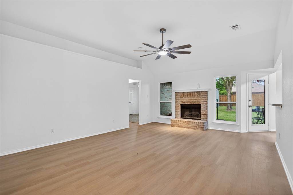 728 Grandview Avenue, Seagoville, TX 75159