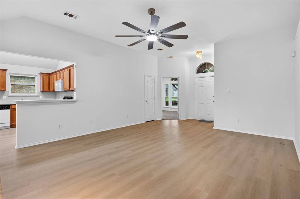 728 Grandview Avenue, Seagoville, TX 75159