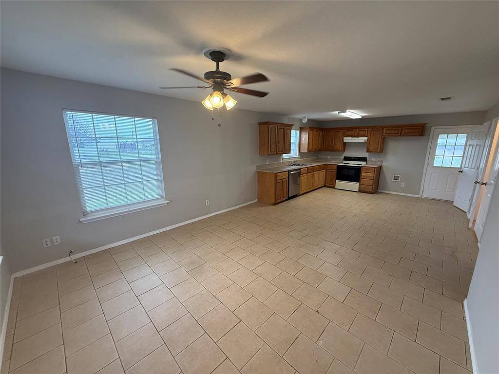 209 Blue Bell Court, Weatherford, TX 76088