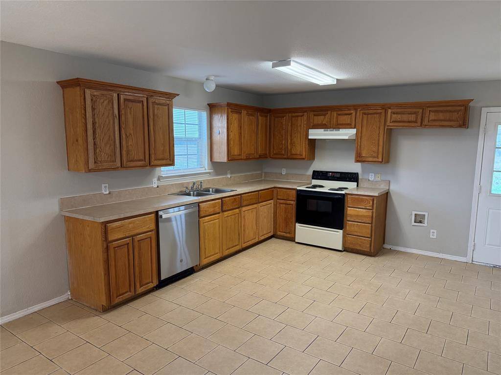 209 Blue Bell Court, Weatherford, TX 76088
