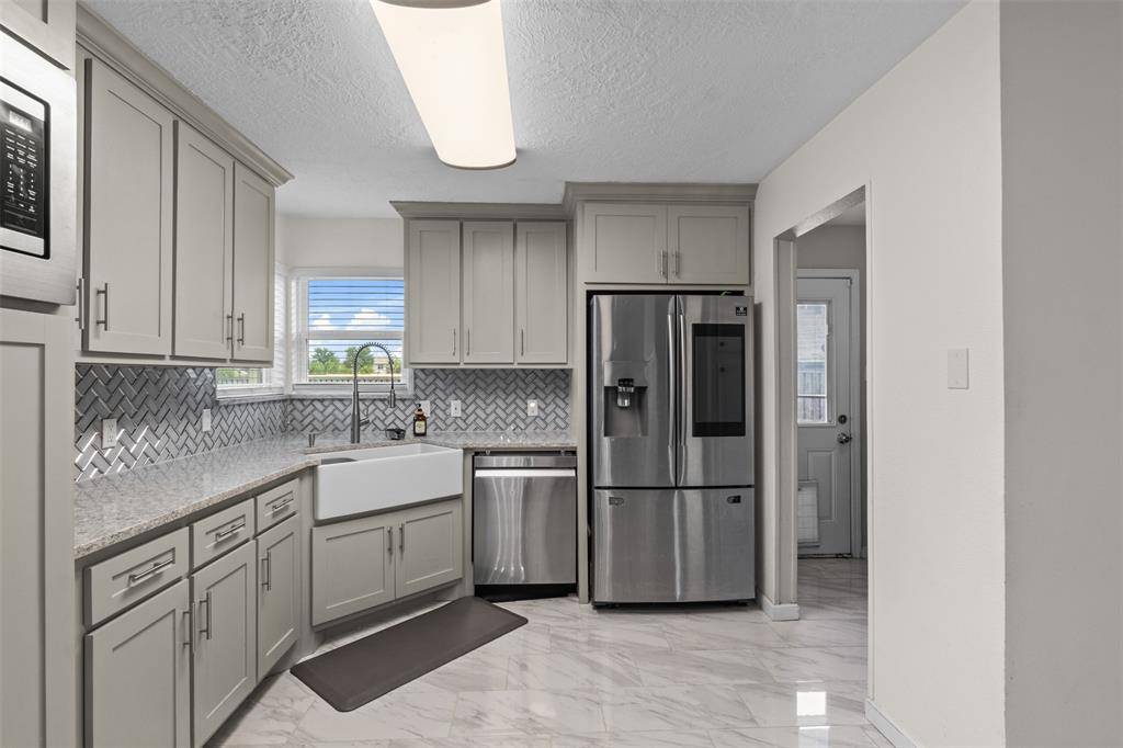 8800 Crestbrook Drive, Fort Worth, TX 76179