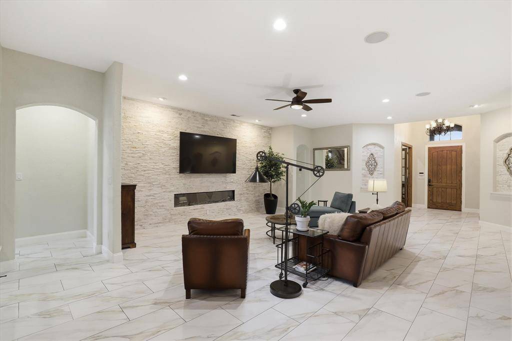 5832 Creek Crossing Lane, Sachse, TX 75048