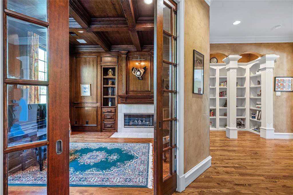 5308 Del Roy Drive, Dallas, TX 75229