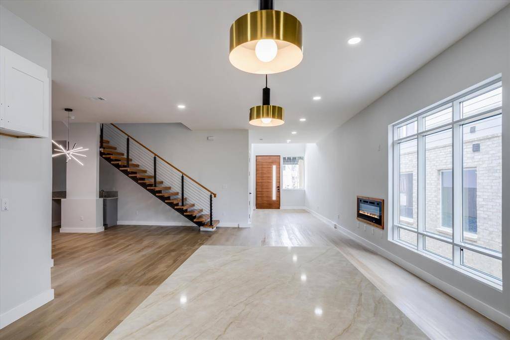 814 Premier Parkway, Grand Prairie, TX 75051