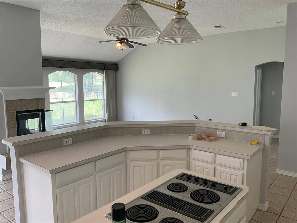 3632 Stone Creek Lane S, Fort Worth, TX 76137