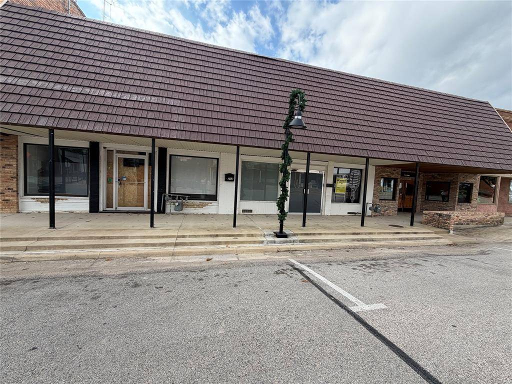 216 S Main Street, Kemp, TX 75143