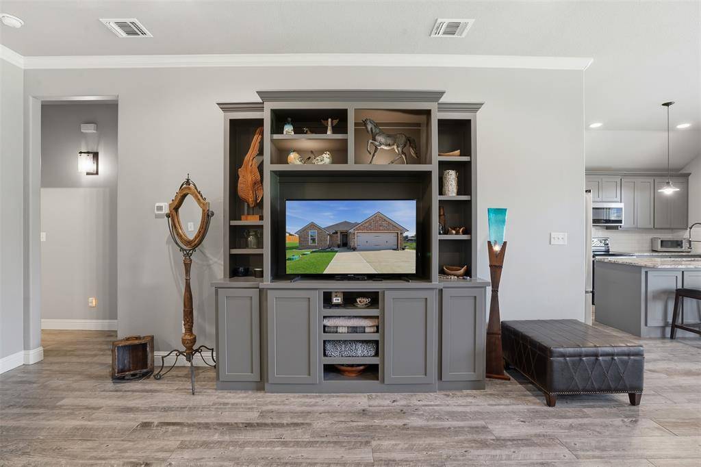 5007 Terlingua Drive, Granbury, TX 76048
