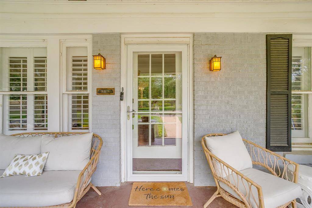 2200 W Magnolia Avenue, Fort Worth, TX 76110