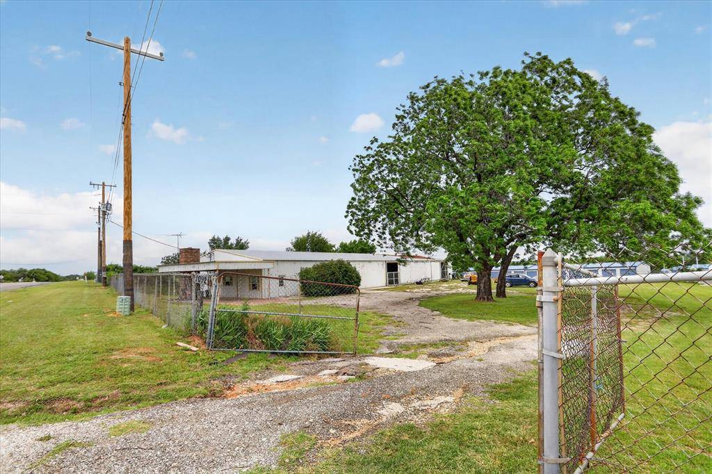 1092 W Highway 199, Springtown, TX 76082