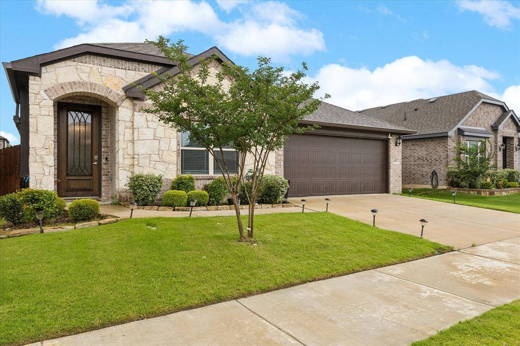4425 Ridgehurst Lane, Fort Worth, TX 76036
