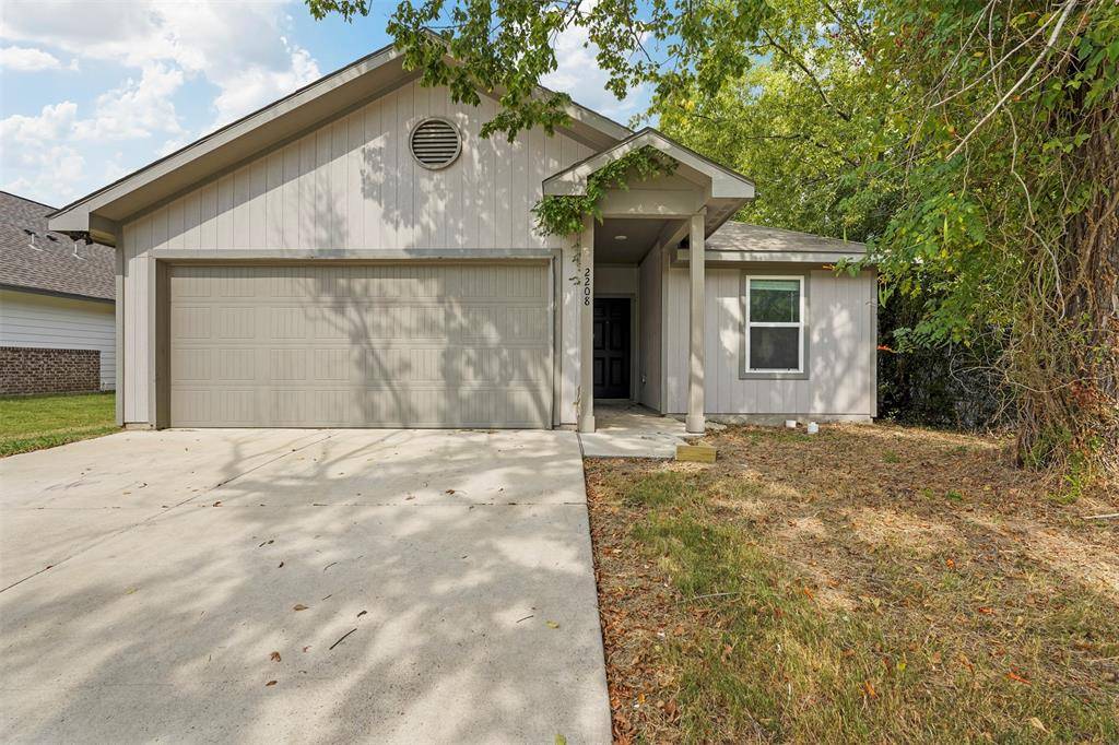 2208 Sayle Street, Greenville, TX 75401