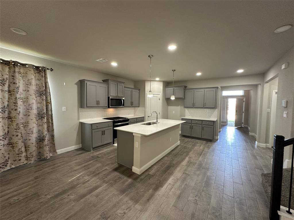 15800 Bronte Lane, Fort Worth, TX 76247