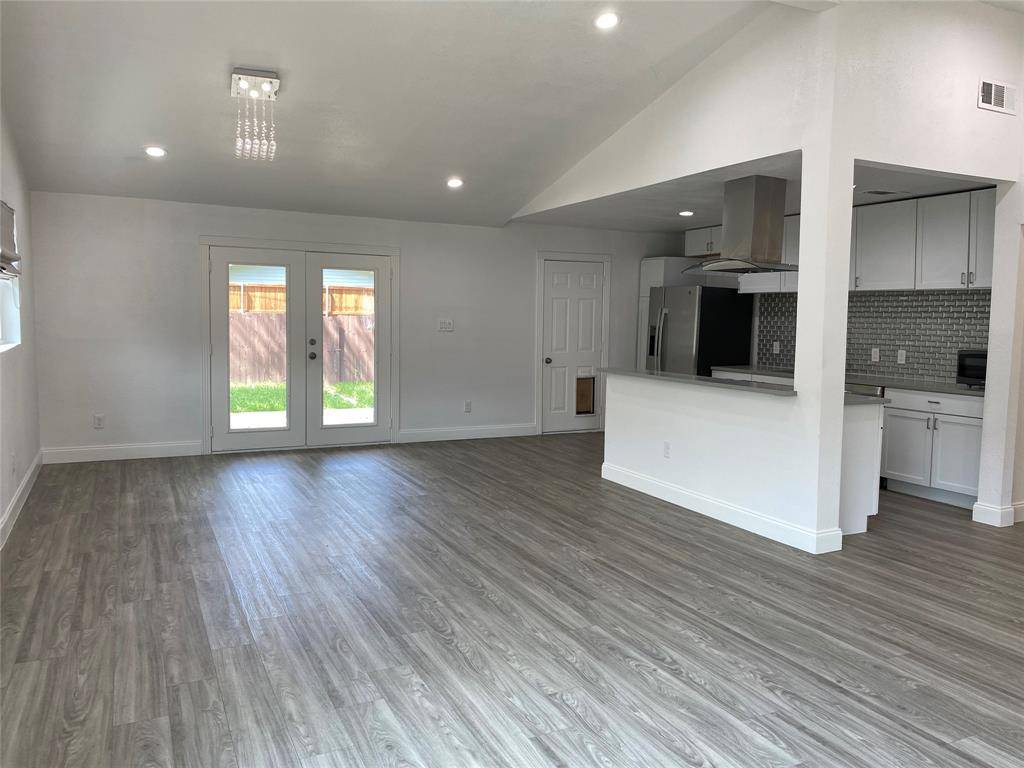 3035 Townsend Drive, Dallas, TX 75229