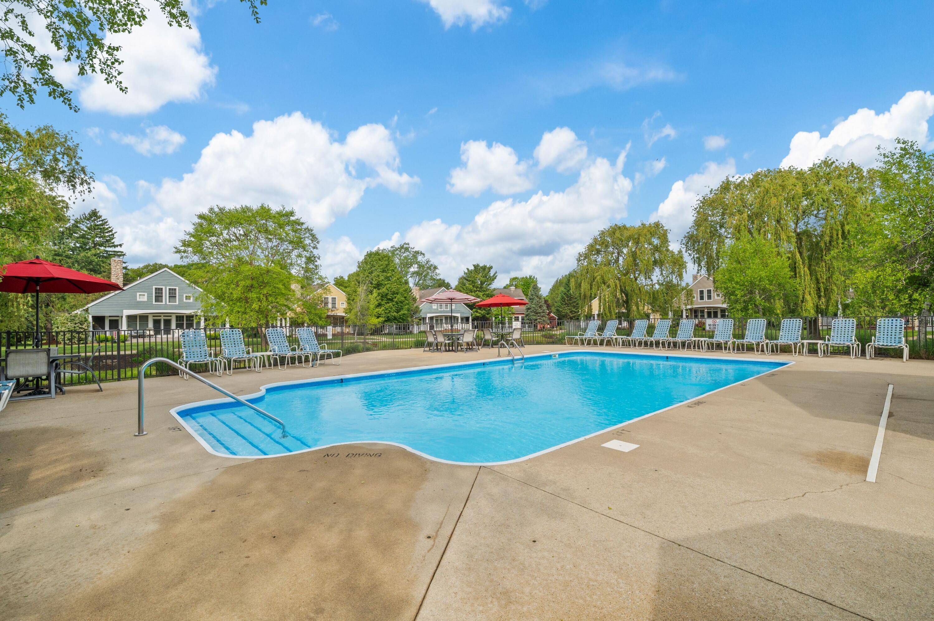 222 S Whittaker ST #G, New Buffalo City, MI 49117