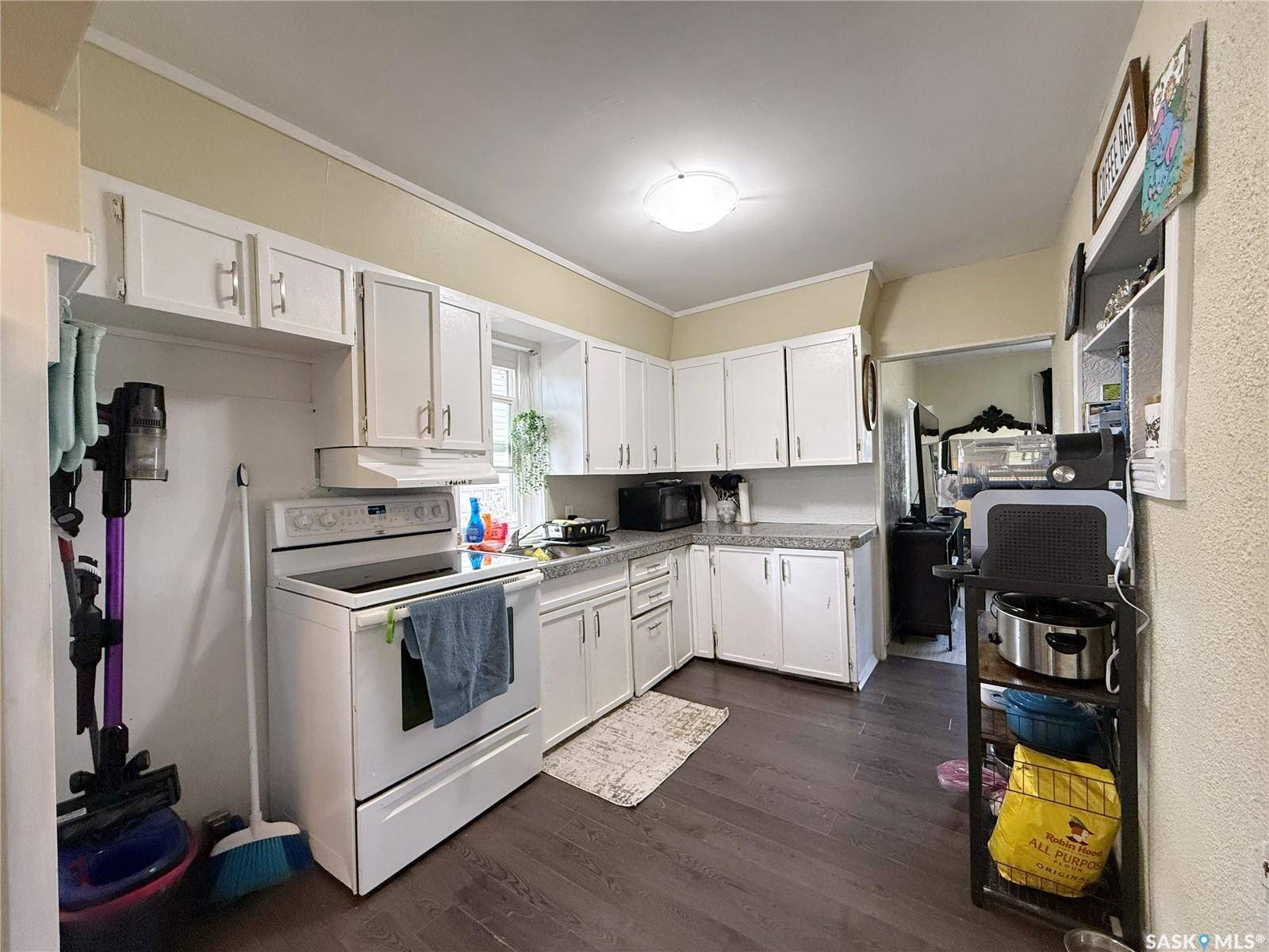 1228 1st AVENUE N, Saskatoon, SK S7K 1Y6
