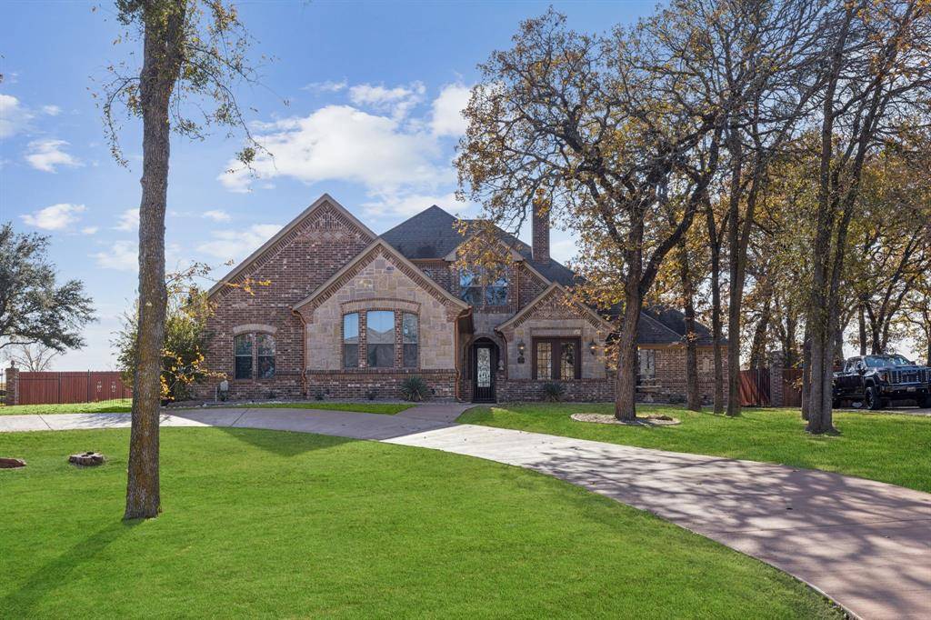 5829 Lakeside Drive, Fort Worth, TX 76179