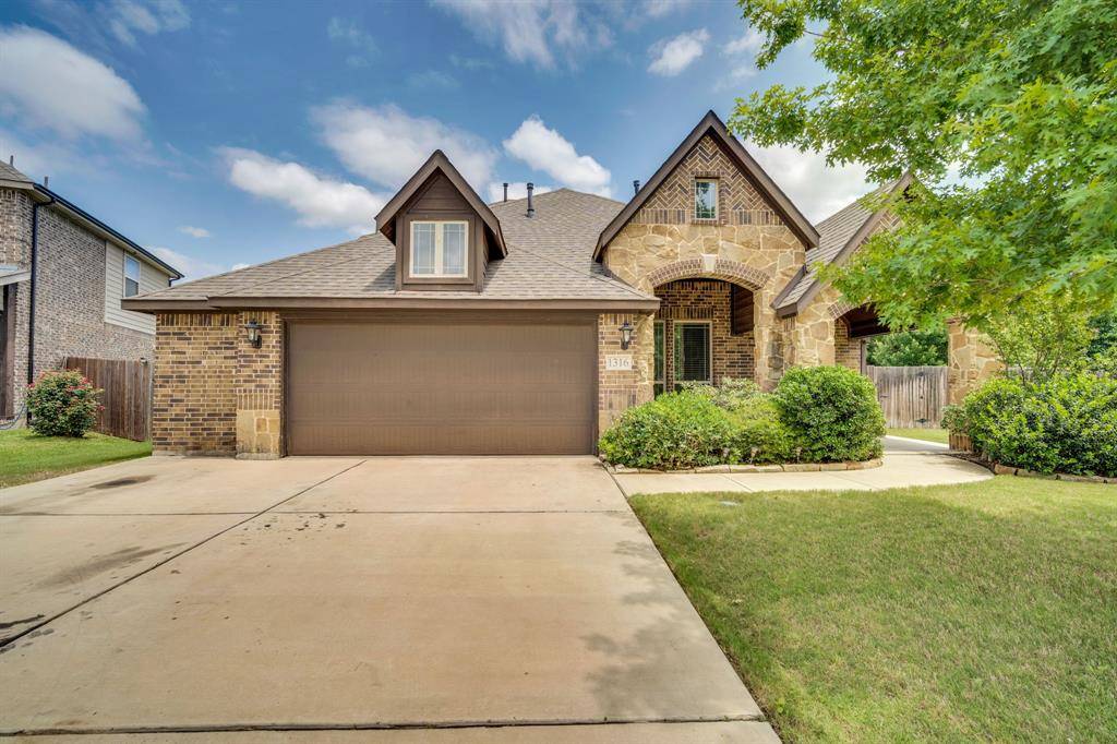 1316 Lacey Oak Drive, Mansfield, TX 76063