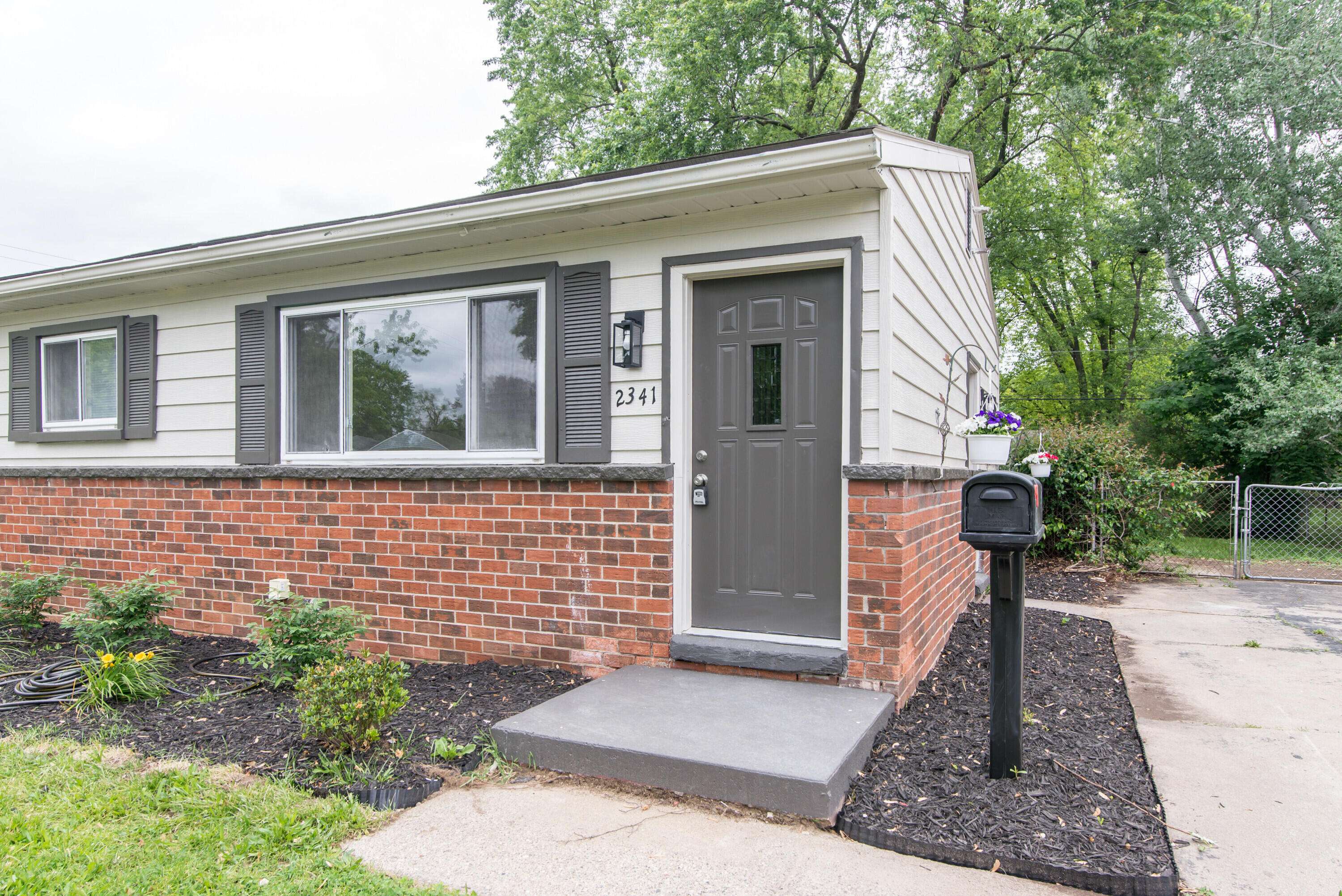 2341 Brooktree CT, Ypsilanti Twp, MI 48198