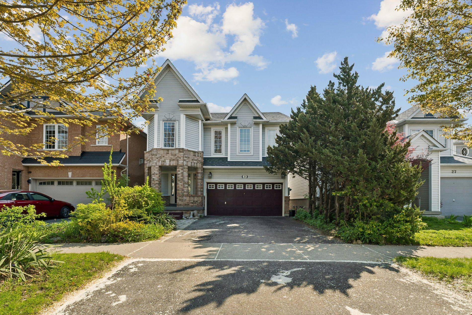 29 Woolf CRES, Ajax, ON L1S 7N5