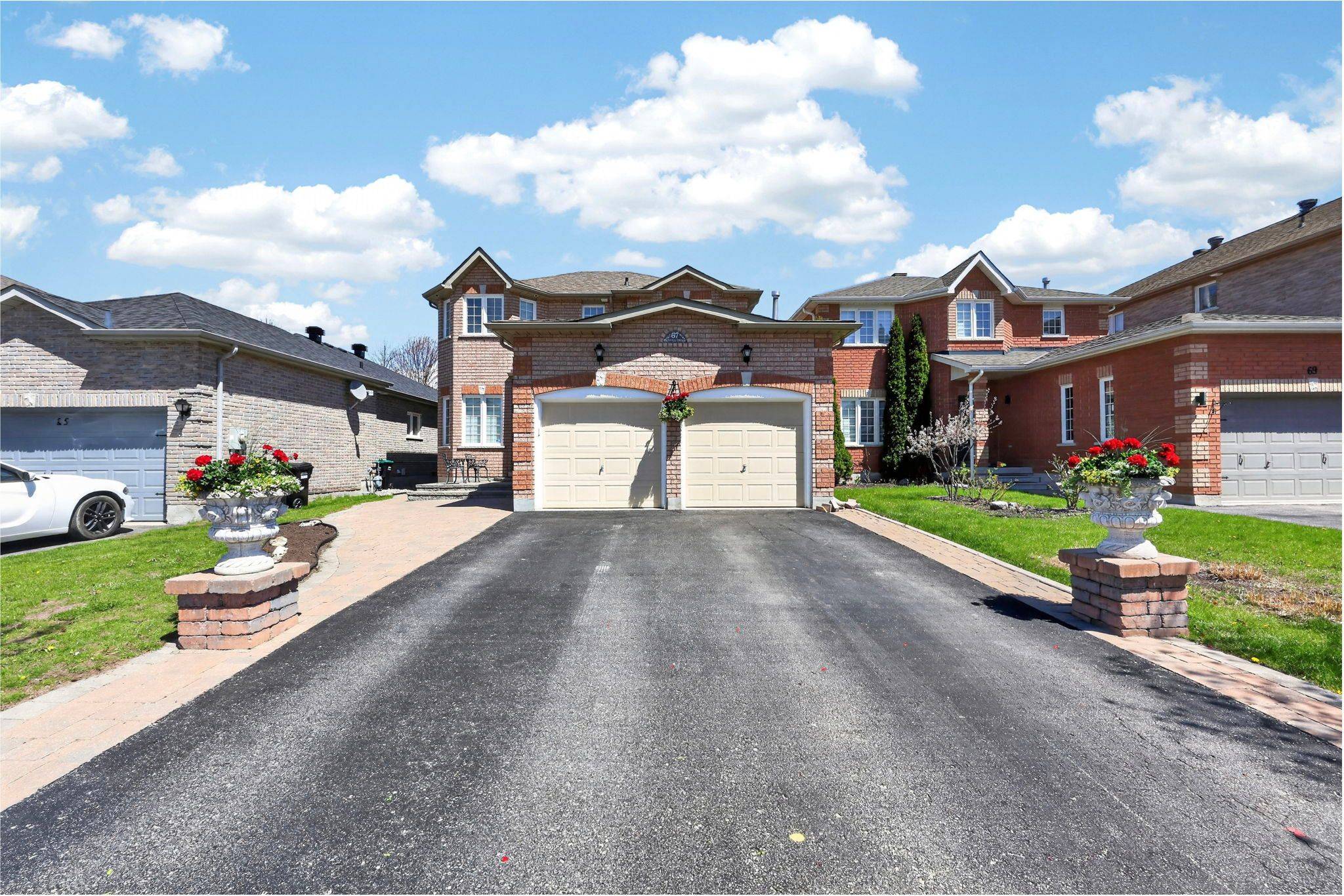 67 Penvill TRL, Barrie, ON L4N 5M8