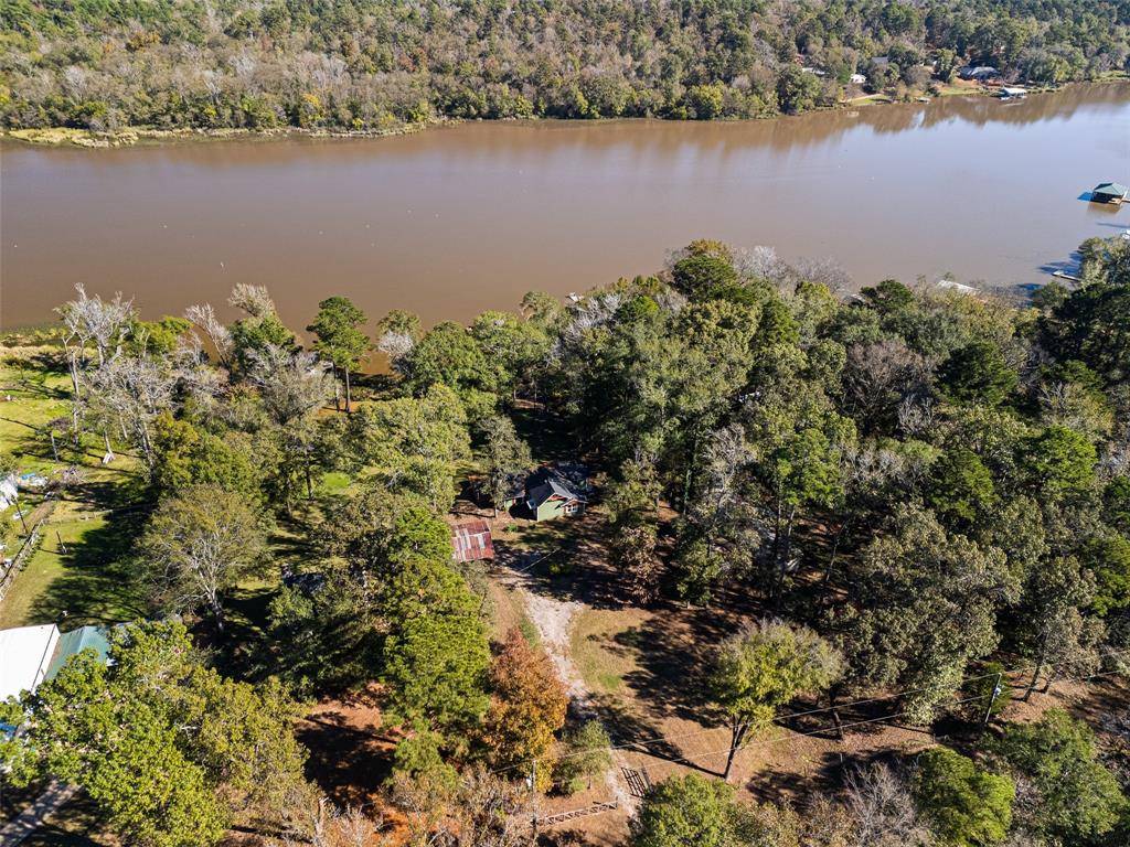 494 N Lake Drive, Gladewater, TX 75647