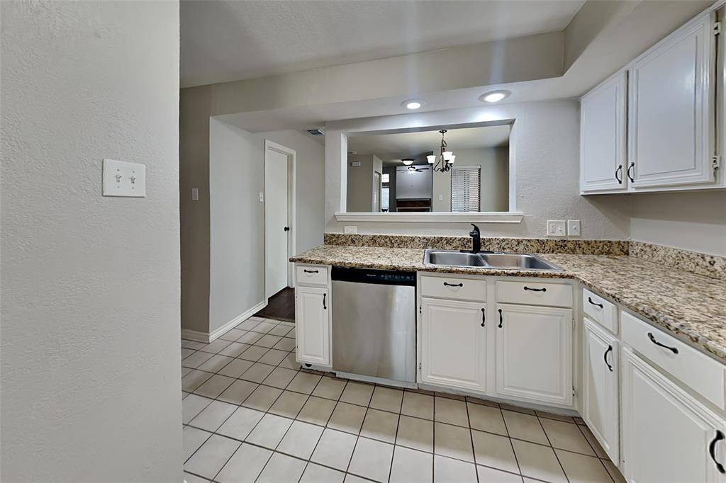 2512 Melissa Lane, Carrollton, TX 75006