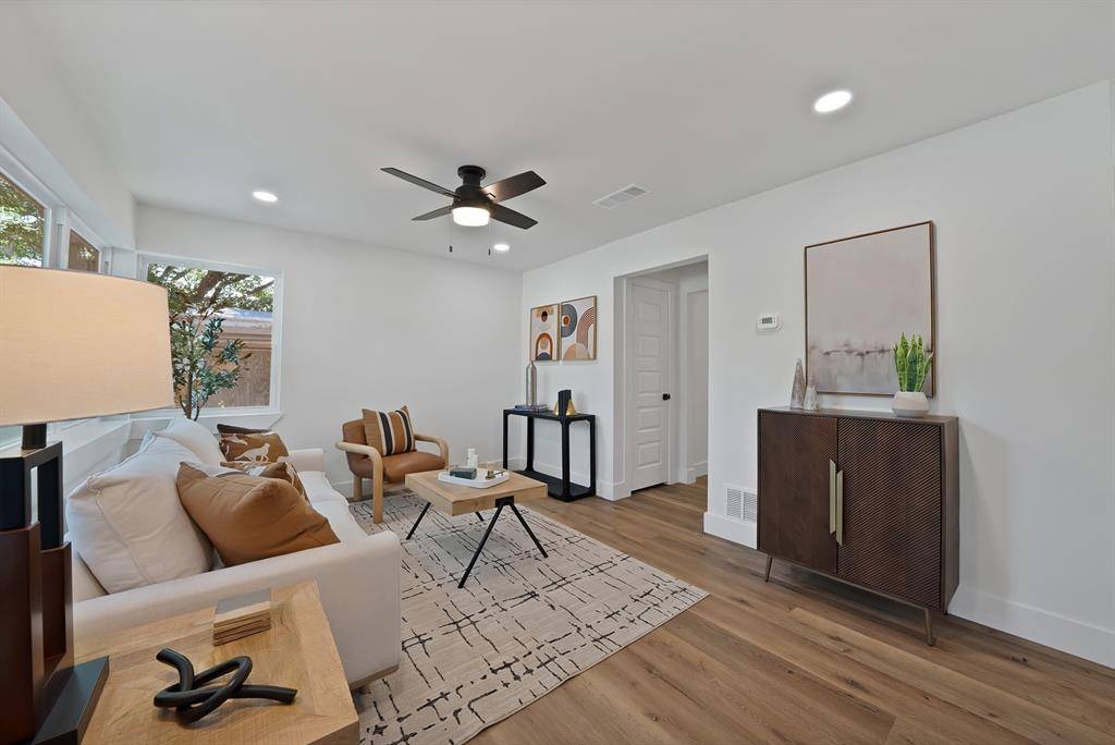 2926 Hillglenn Road, Dallas, TX 75228