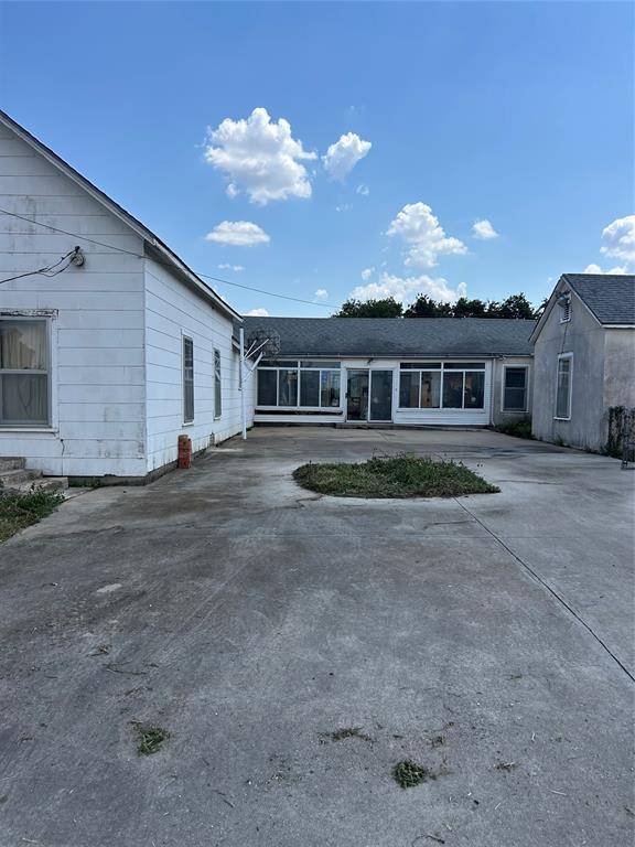 125 W Second Street, Rhome, TX 76078