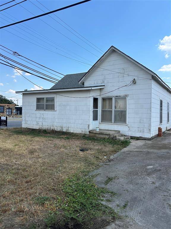 175 W Second Street, Rhome, TX 76078