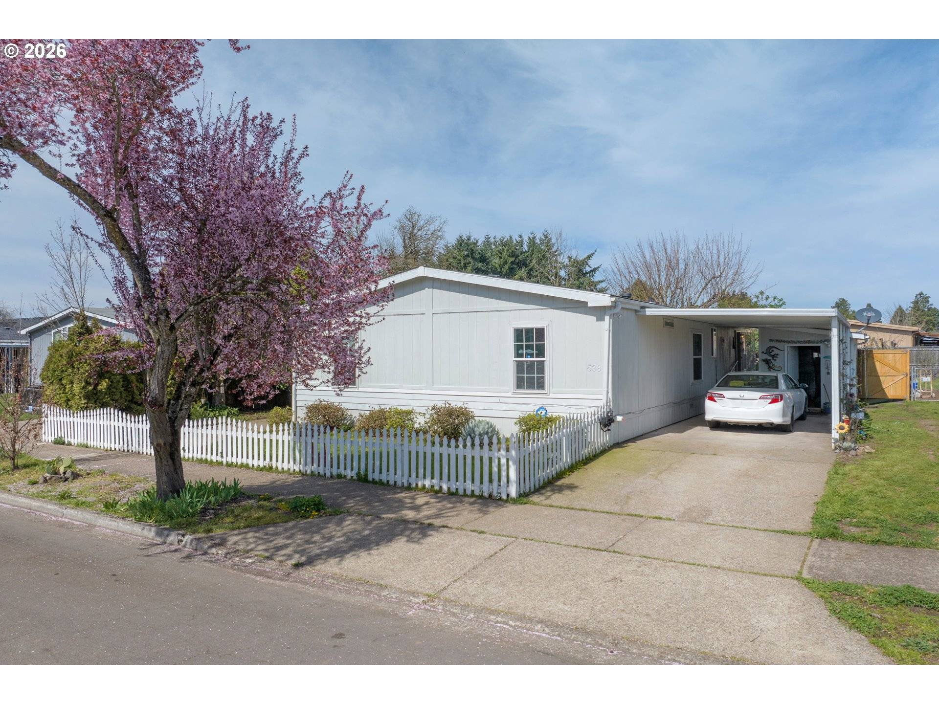 538 LOCHAVEN AVE, Springfield, OR 97477
