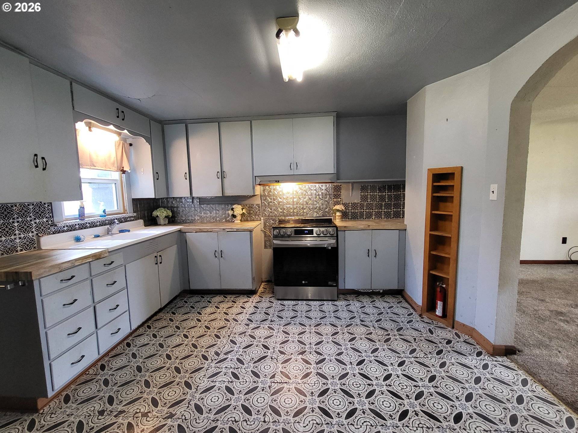 1865 J ST, Springfield, OR 97477