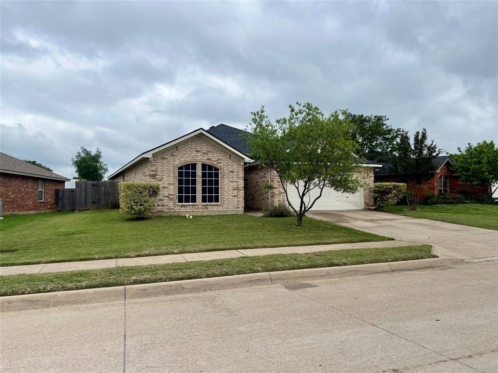 12201 Rolling Ridge Drive, Fort Worth, TX 76028