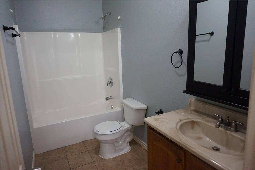 2611 Fernwood Avenue, Dallas, TX 75216