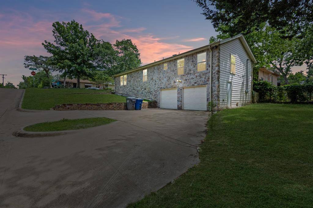 1303 Arizona Avenue, Dallas, TX 75216